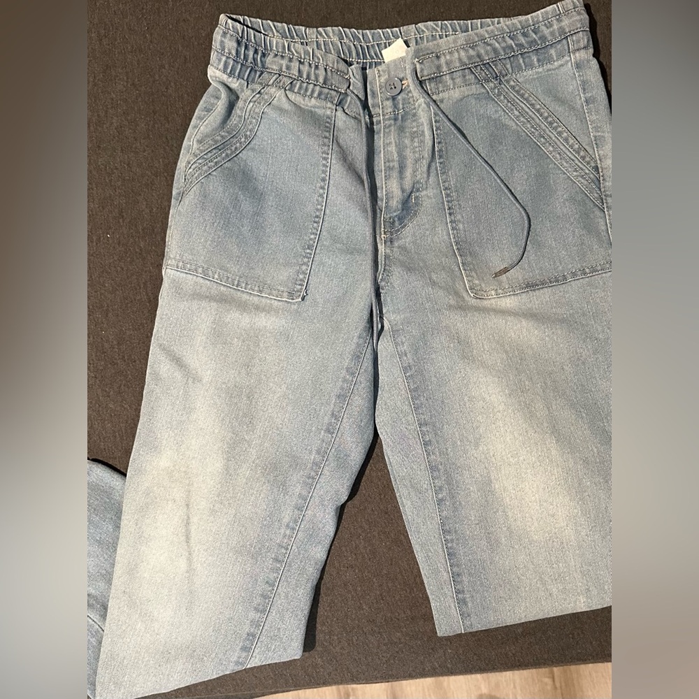 Women’s Relaxed Fit Light Blue Jeans
